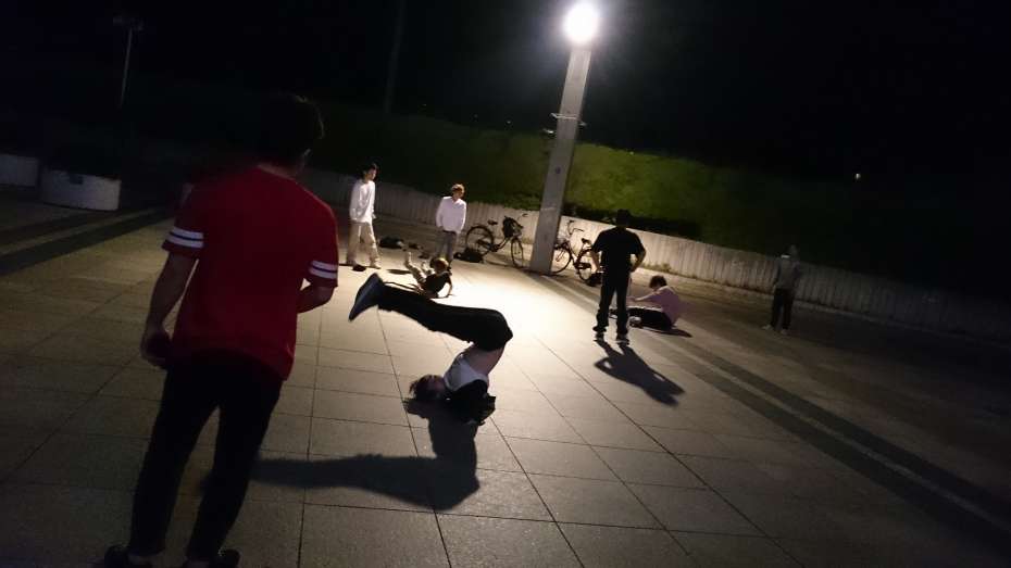 大阪で外のダンス練習場所のおすすめ 早朝も午前中も夜中も無料で使える 長居公園